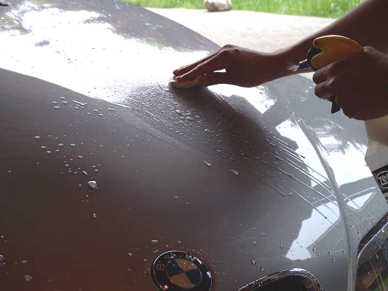 10 Steps To Disguise A Scratch On Your Car With Spray Paint