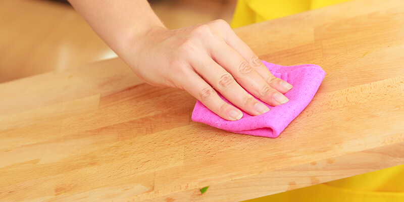 Cleaning wood surface