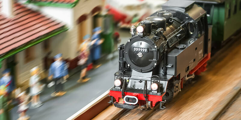 Moving model train