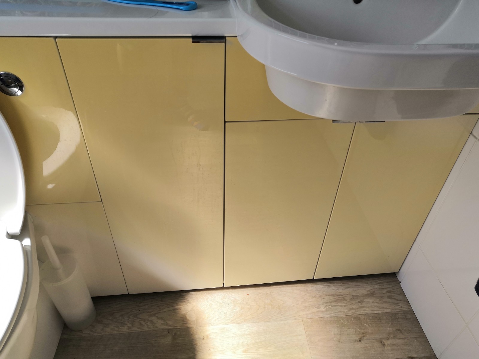 yellow bathroom panels