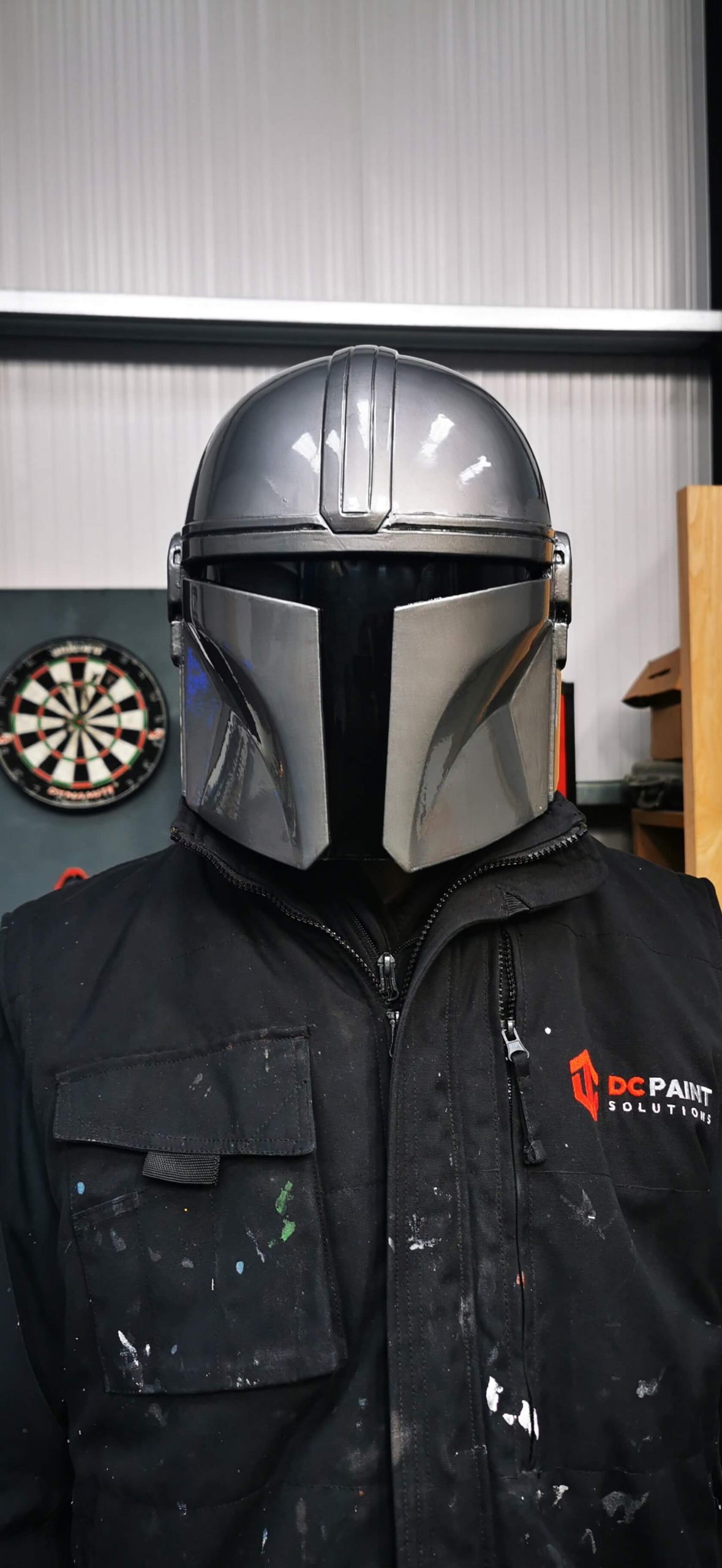 mandalorian mask on