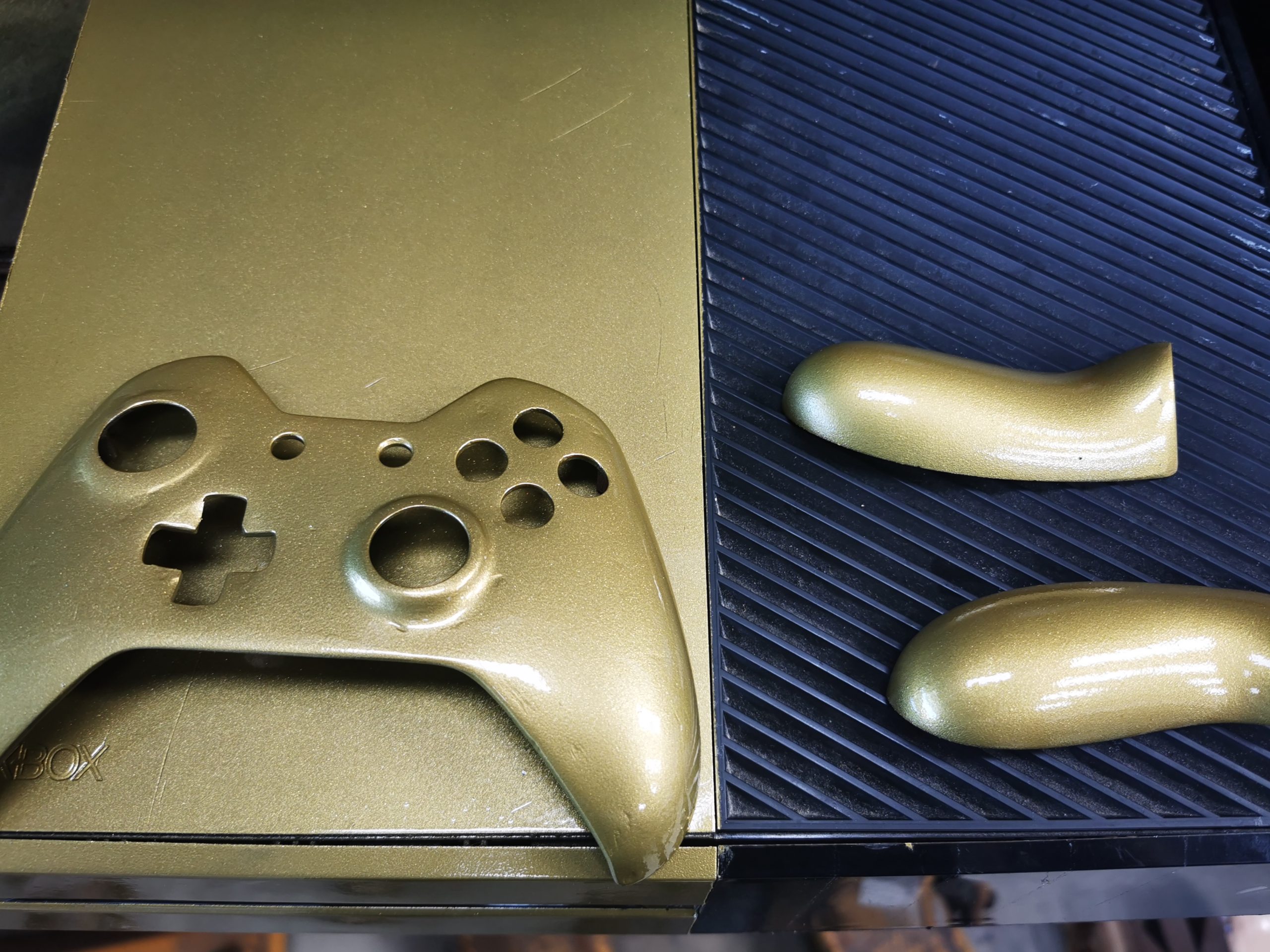 finished resprayed gold controllers