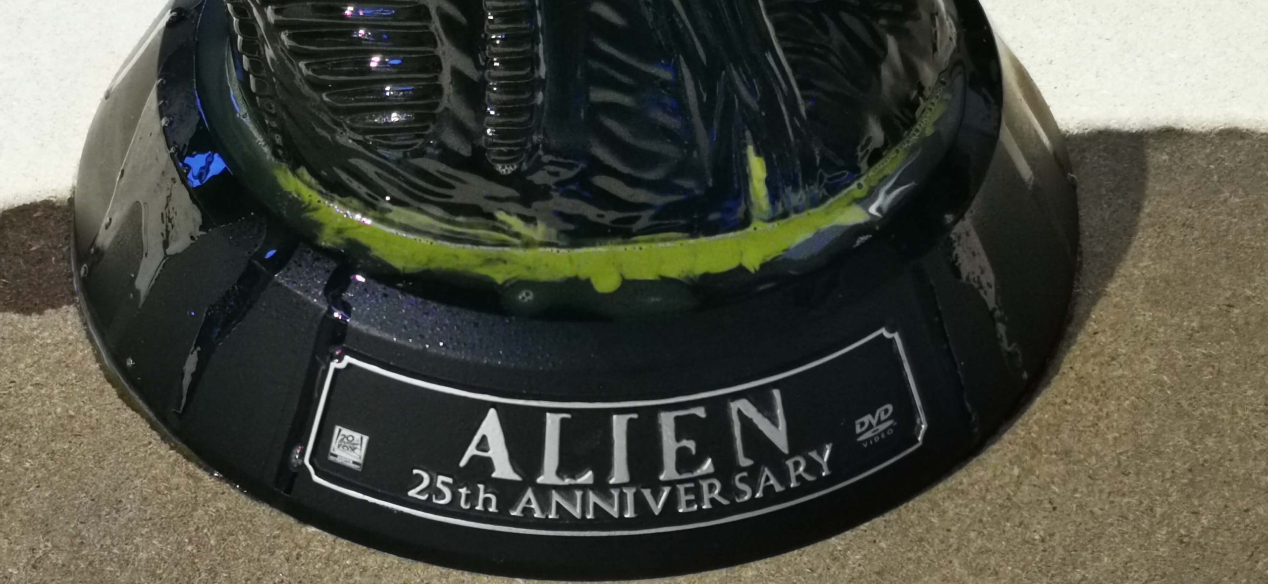 25th anniversary alient head