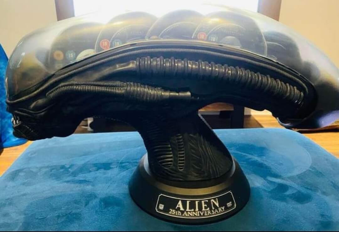 side of alien head before