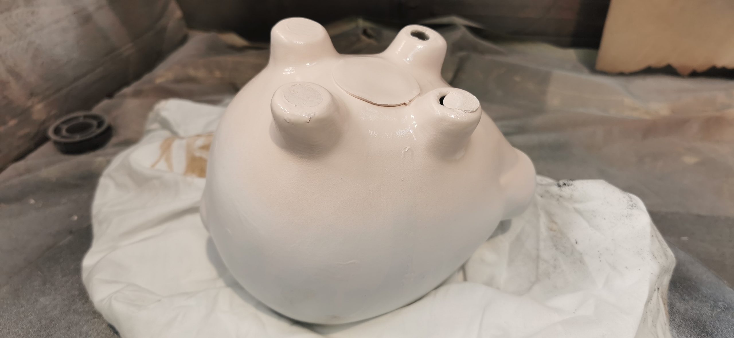 primer ceramic pig
