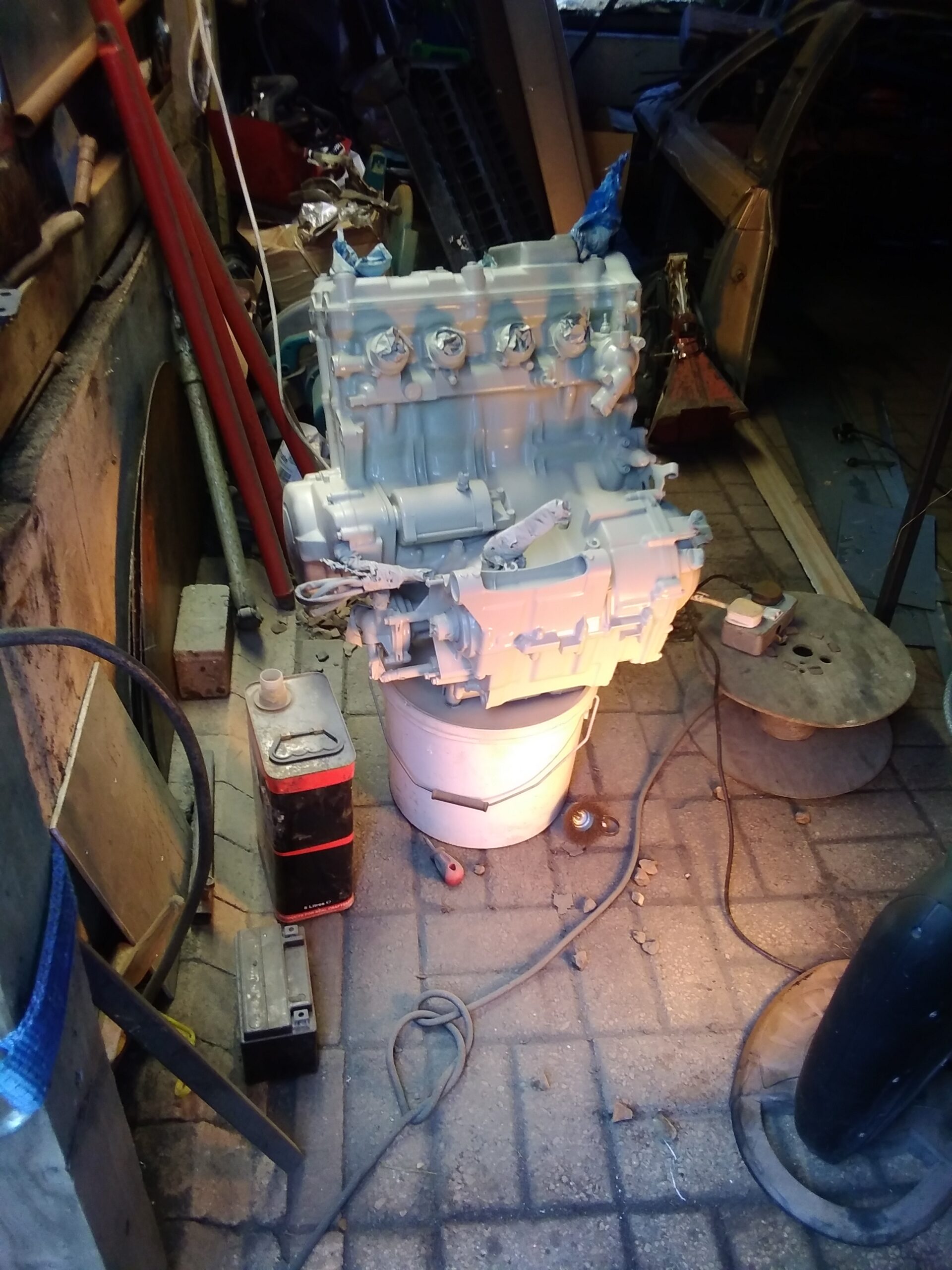 engine with primer